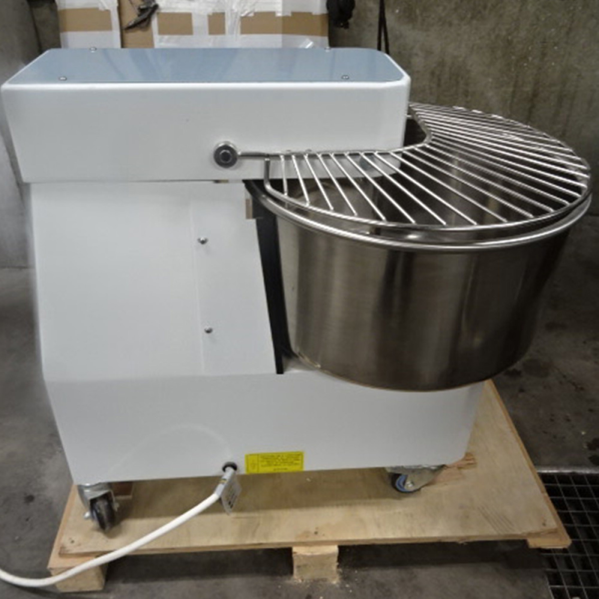 Image Spiraalkneder 53 liters, 2 snelheden, timer, op wielen 1