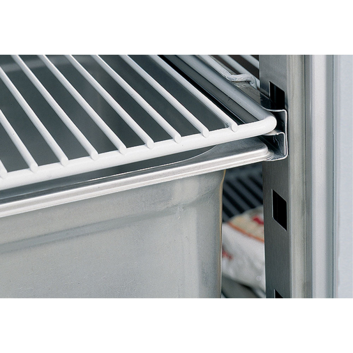 Image Wand- koeltafel geventileerd, 3 deuren GN 1/1, 405 liter 2