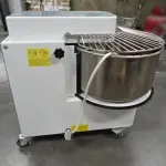 Image Spiraalkneder 53 liters kantelbare kop, verwijderbare kuip, 2 snelheden, timer, op wielen 2
