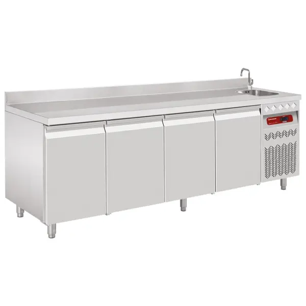 Geventileerde koeltafel met "achterwand", 4 deuren GN 1/1, 550 Lit. met spoelbak - Main Image